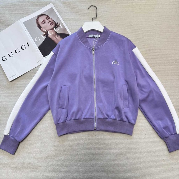 ALO Yoga Lavender and White Women's Jogger Set - Picture 6 of 6